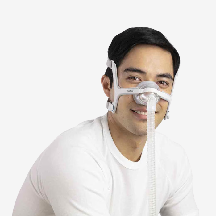 ResMed AirMini AutoSet CPAP bundle with N20 mask and setup pack.