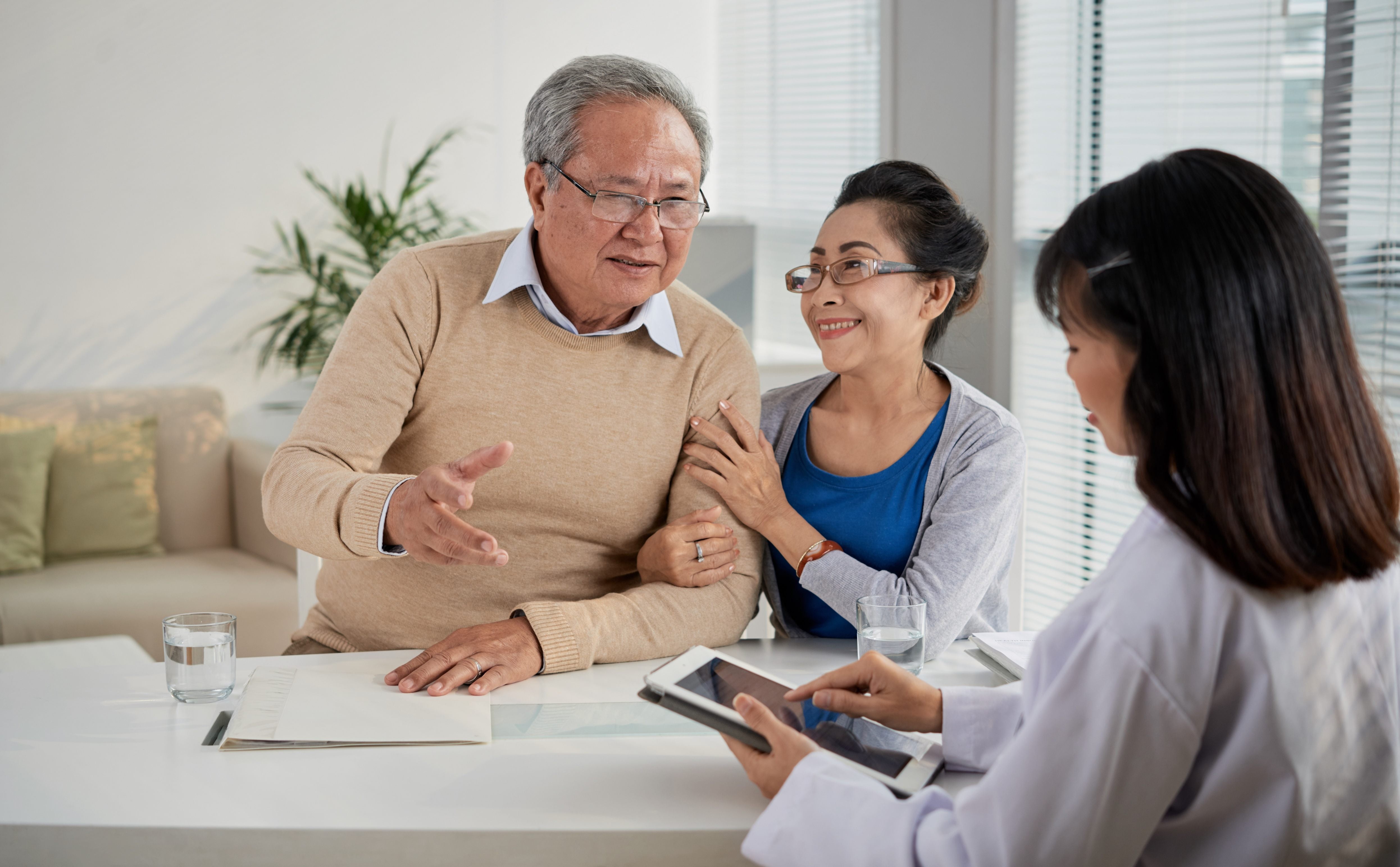 Our expert health coach at SG Medical Singapore near Orchard provides personalized CPAP guidance, assisting clients near Singapore General Hospital, SingHealth Tower, and Outram Park with device setup, usage tips, maintenance, and troubleshooting for effective sleep apnea therapy.